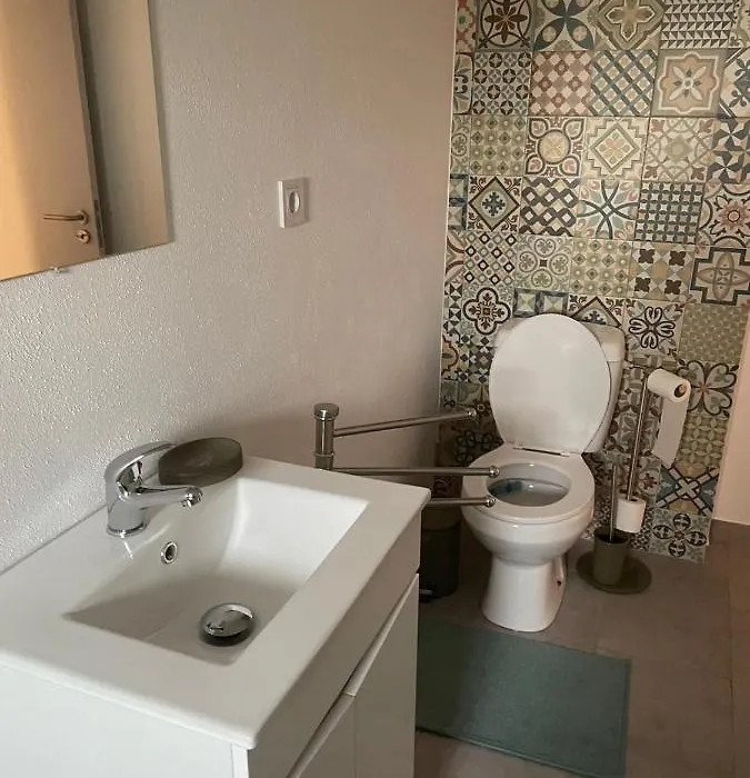 Edith House Lisbon-1